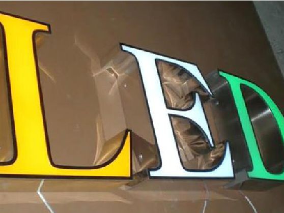 贺州介绍LED招牌的基础知识。