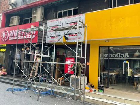 贺州制作广告招牌如何避免它发黄？